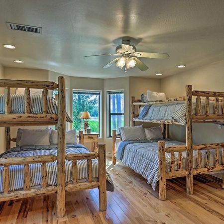 Serene Lakeside Cabin With Decks And Edler Lake Views! 파인톱-호변 외부 사진