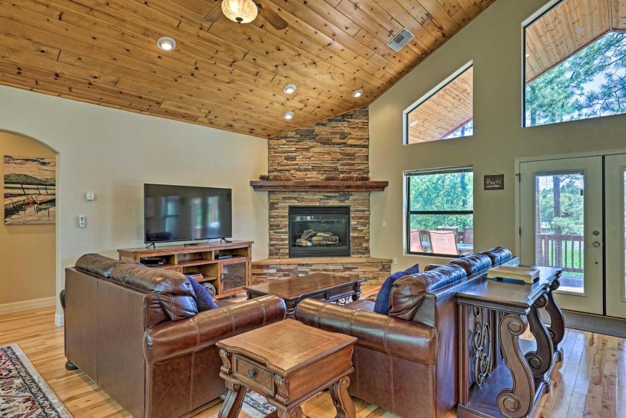 Serene Lakeside Cabin With Decks And Edler Lake Views! 파인톱-호변 외부 사진